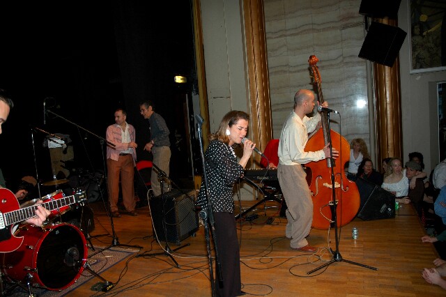min 2006 04 09 parisxiv 271